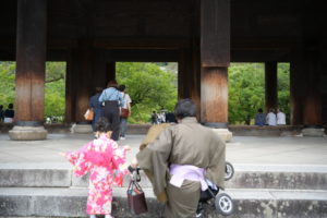 京都は階段が多い